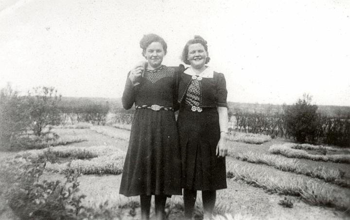 Nel en Cato van Dingenen_ Wijer Hapert.jpg